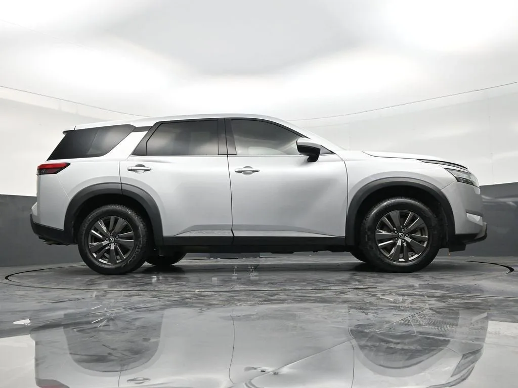 2022 Nissan Pathfinder S 2WD photo 25