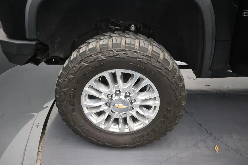 2021 Chevrolet Silverado 2500 HD High Country photo 10