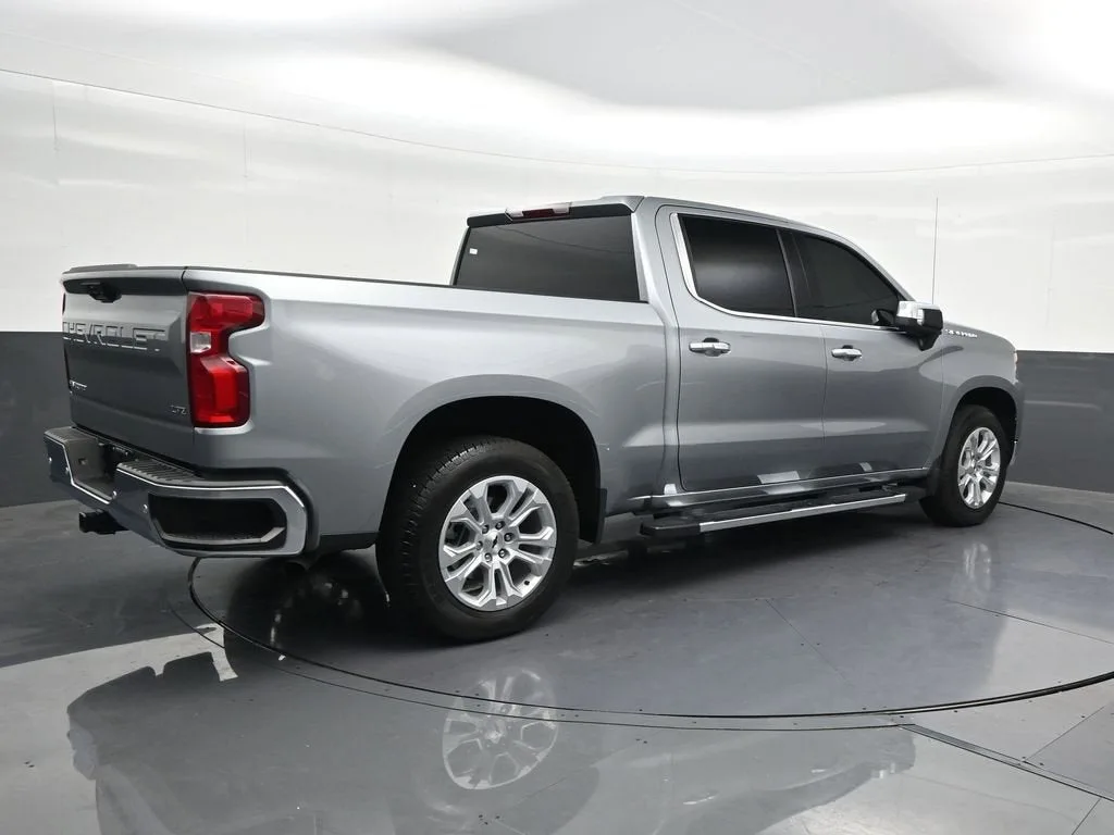 2025 Chevrolet Silverado 1500 LTZ photo 5