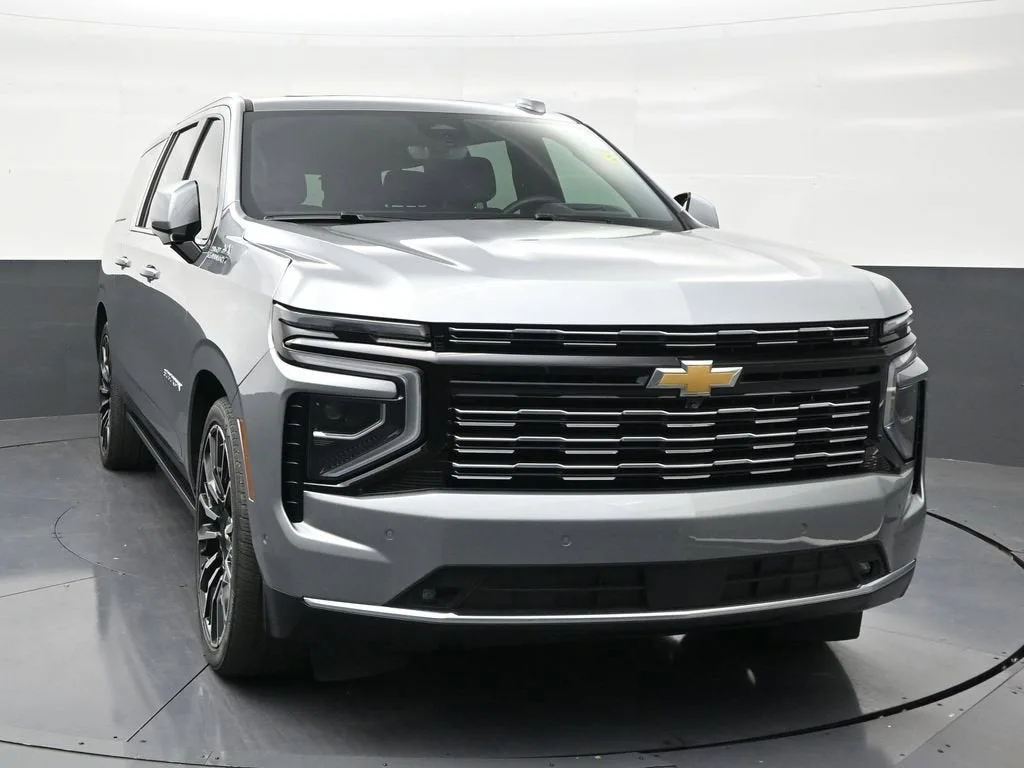 2025 Chevrolet Suburban High Country photo 7