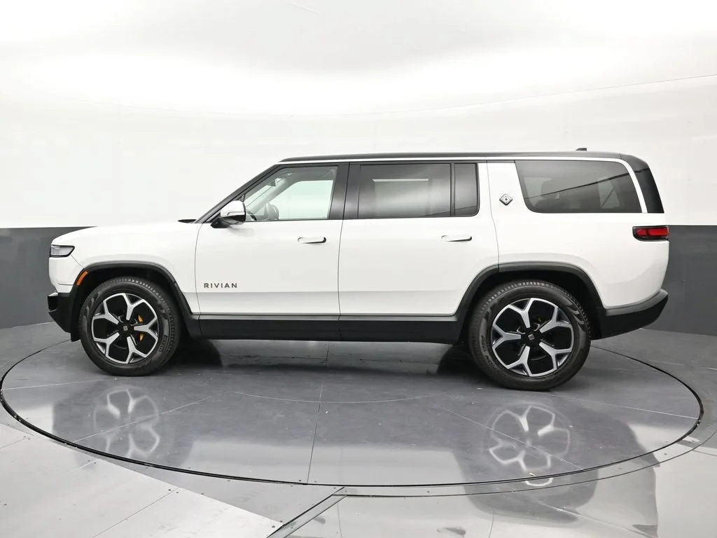 2024 RIVIAN R1S Adventure photo 2
