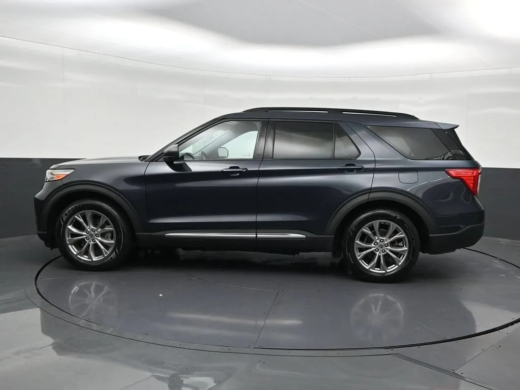 2022 Ford Explorer XLT photo 2