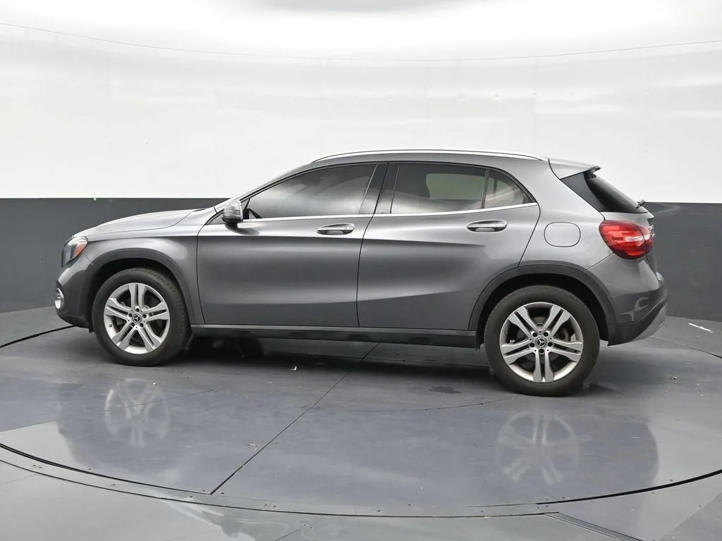 2018 Mercedes-Benz GLA GLA 250 photo 2