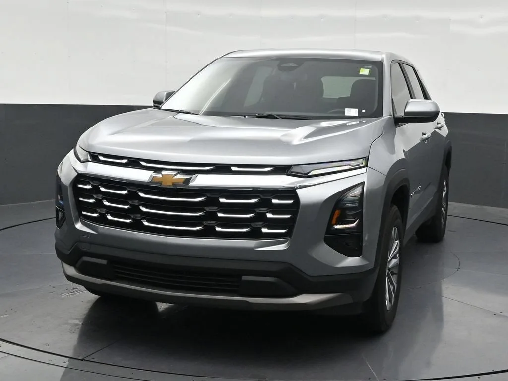 2026 Chevrolet Equinox LT photo 9
