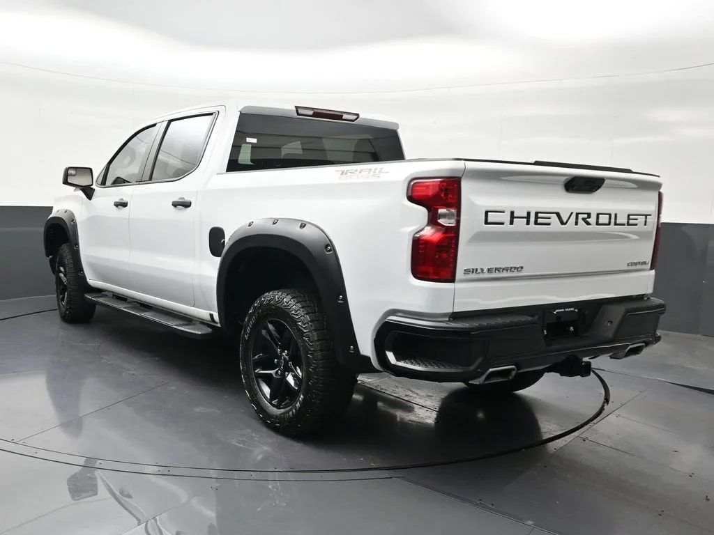 2024 Chevrolet Silverado 1500 Custom Trail Boss photo 3