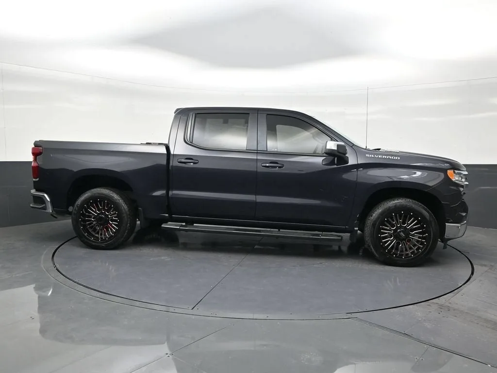 2023 Chevrolet Silverado 1500 LT photo 6