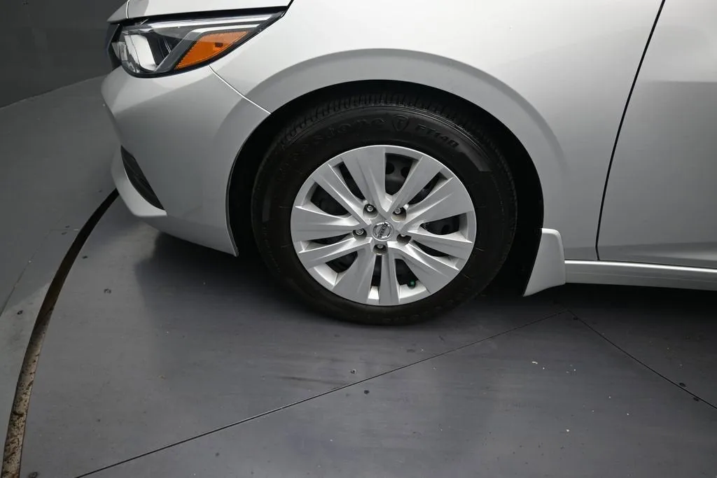2023 Nissan Sentra S Xtronic CVT photo 9