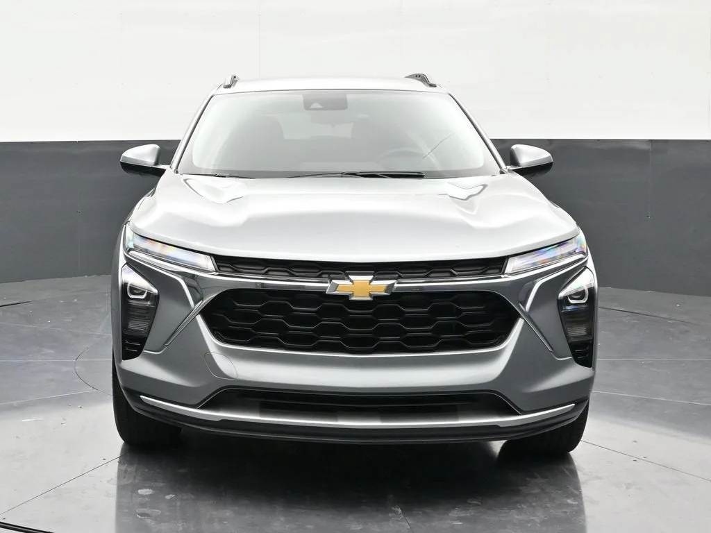 2024 Chevrolet Trax LT photo 8