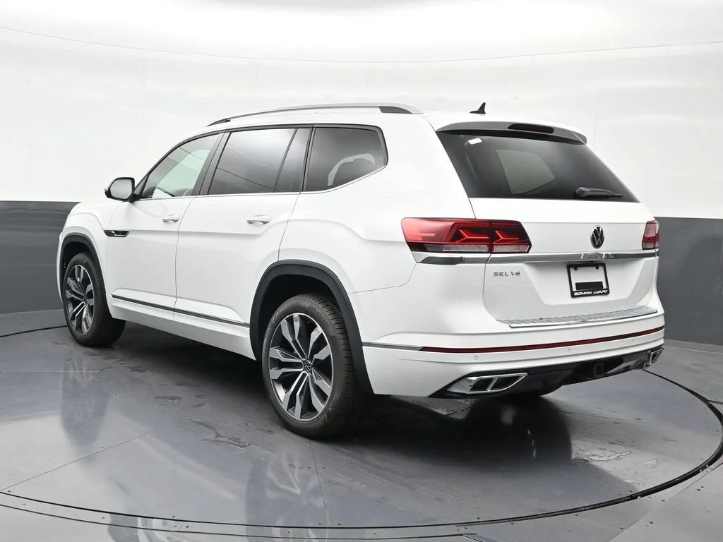 2021 Volkswagen Atlas 3.6L V6 SEL R-Line photo 3