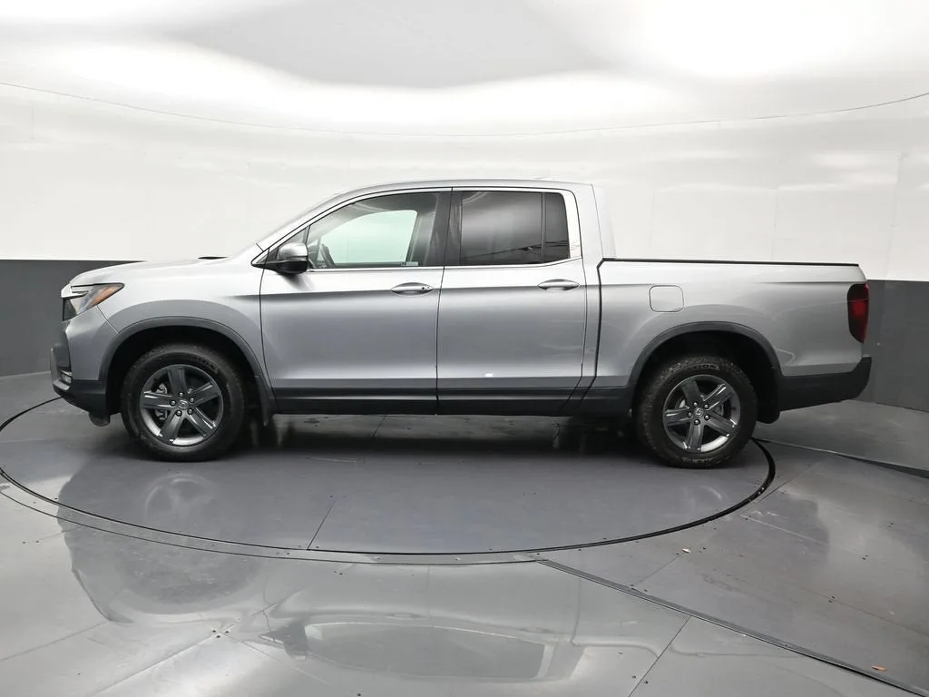 2023 Honda Ridgeline RTL photo 2