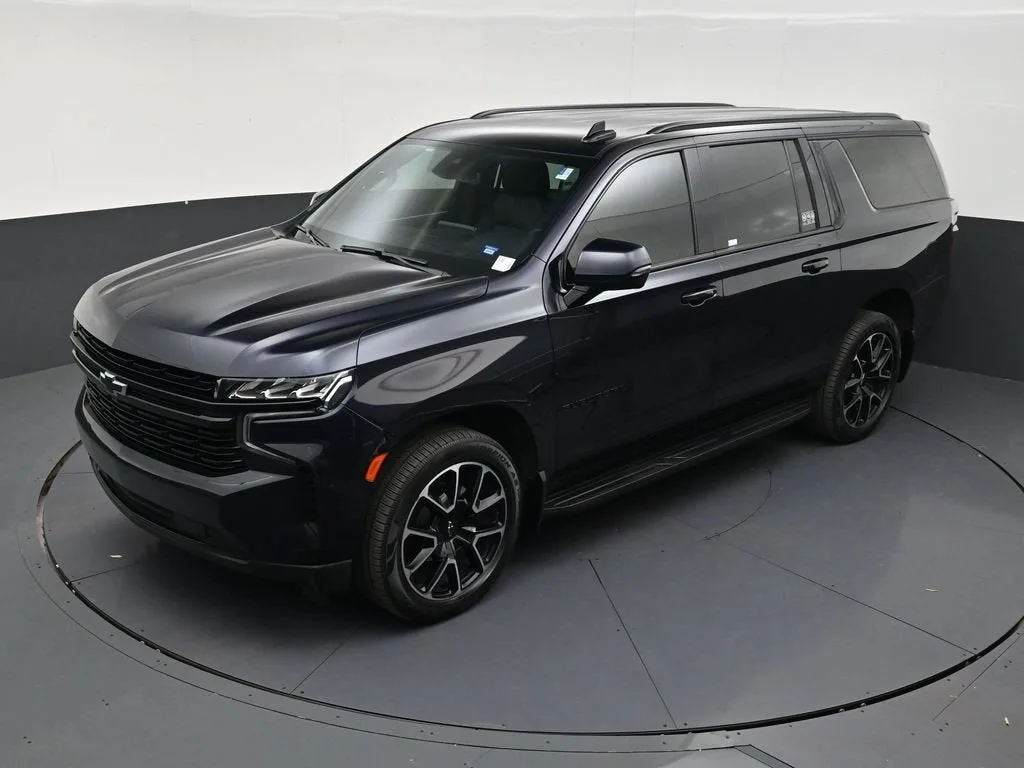 2024 Chevrolet Suburban RST photo 12