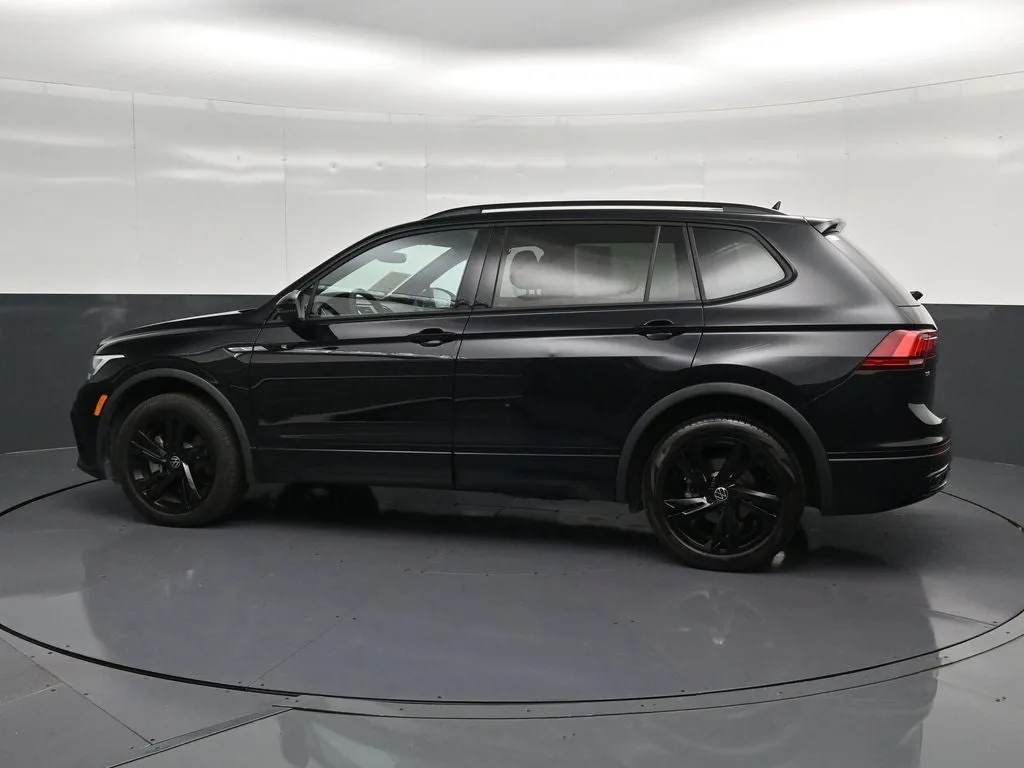 2023 Volkswagen Tiguan 2.0T SE R-Line Black photo 8