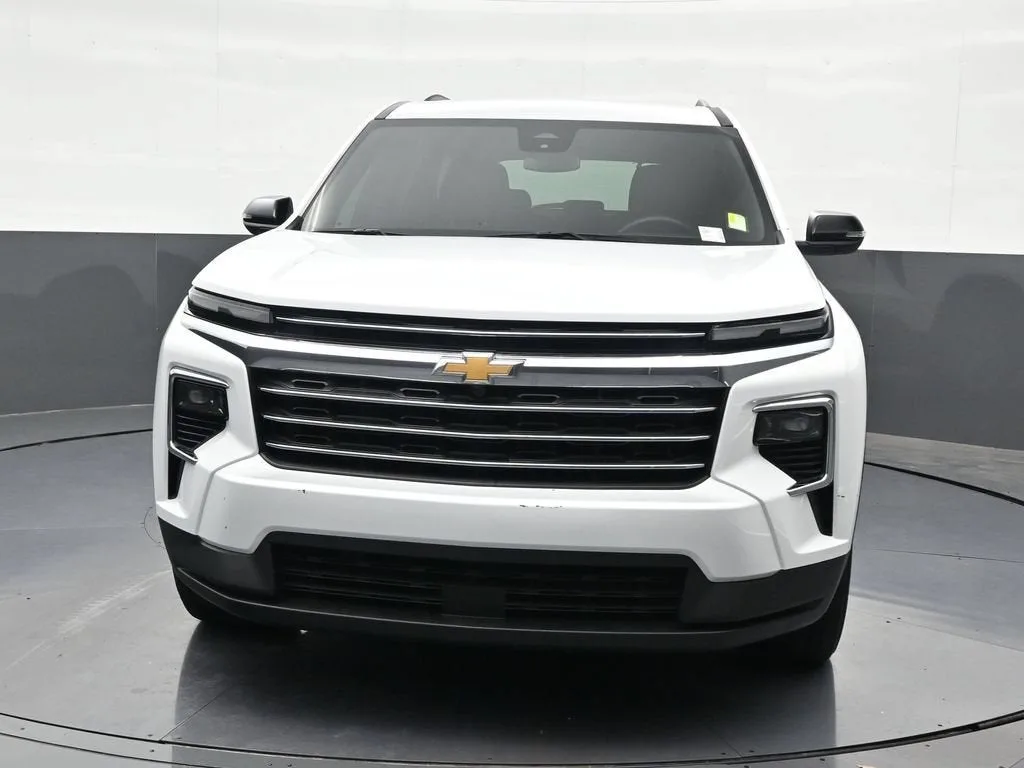 2025 Chevrolet Traverse LT photo 9
