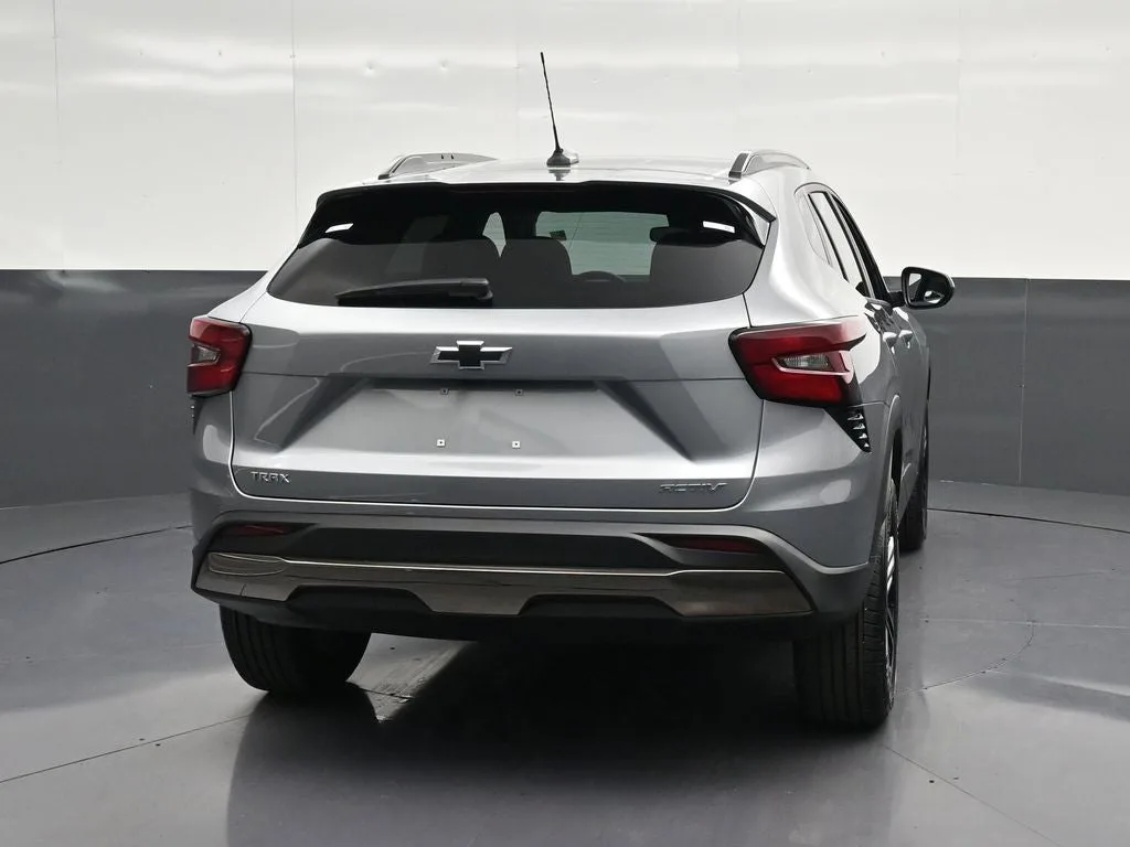 2026 Chevrolet Trax ACTIV photo 2