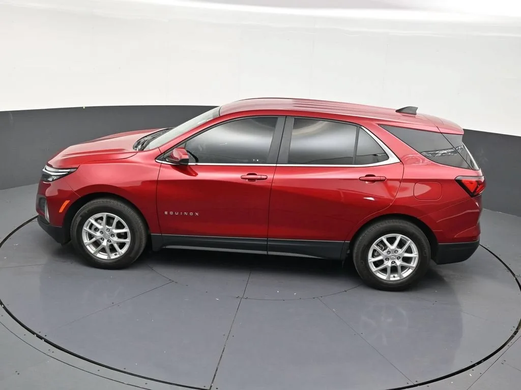 2024 Chevrolet Equinox LT photo 12