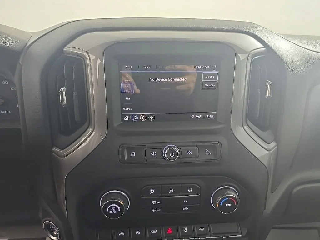 2022 Chevrolet Silverado 1500 Custom photo 8