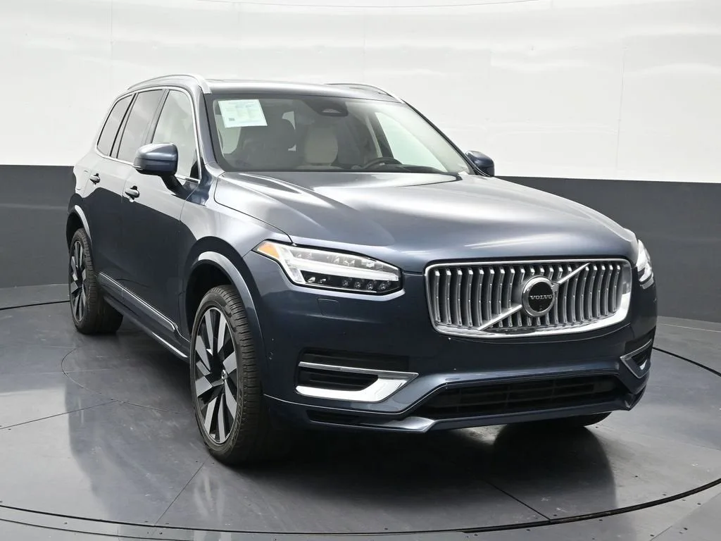 2025 Volvo XC90 Plug-In Hybrid T8 Ultra 6-Seater photo 8