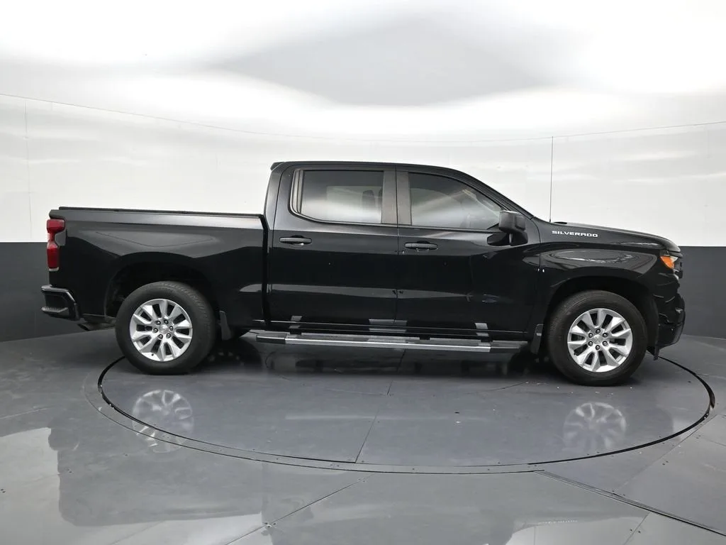 2024 Chevrolet Silverado 1500 Custom photo 6