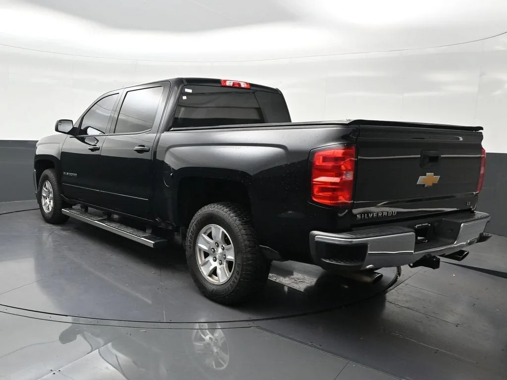 2017 Chevrolet Silverado 1500 LT photo 3