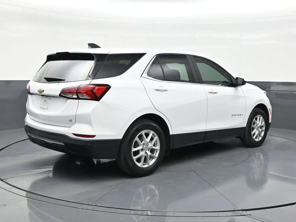 2024 Chevrolet Equinox LT photo 5