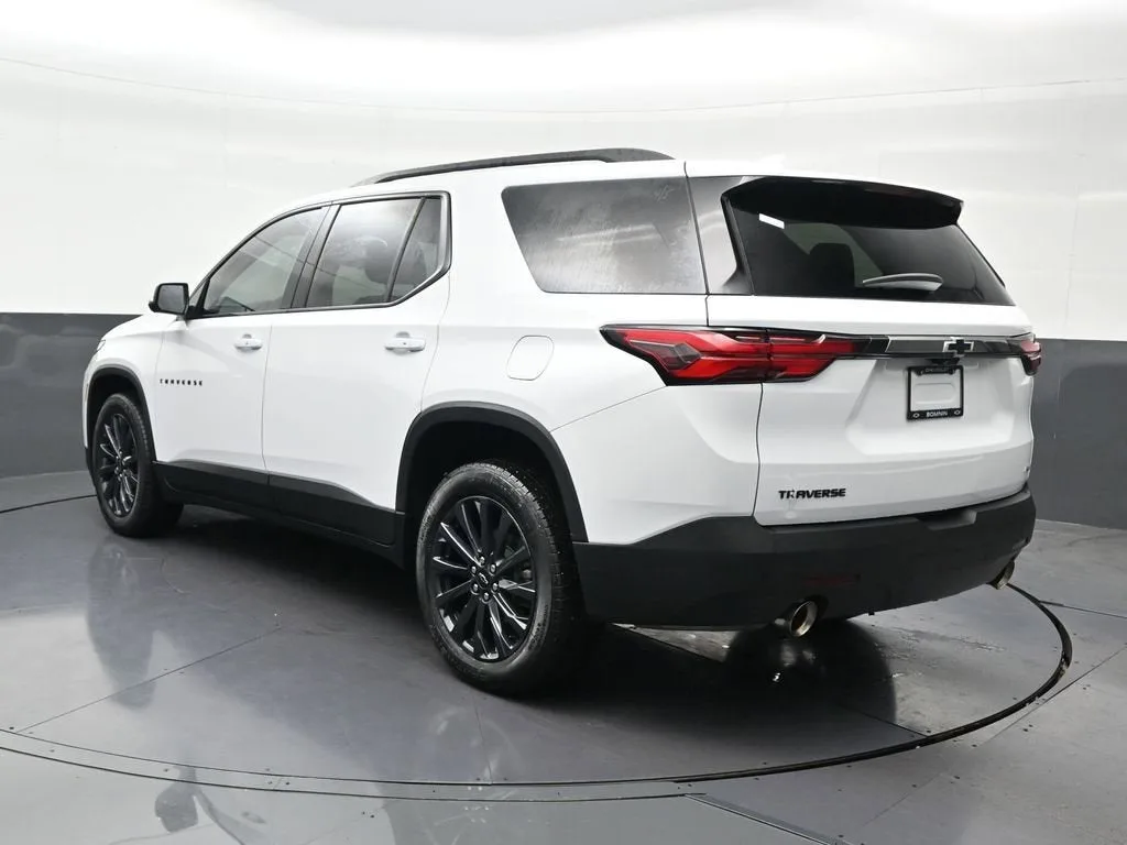 2023 Chevrolet Traverse RS photo 3