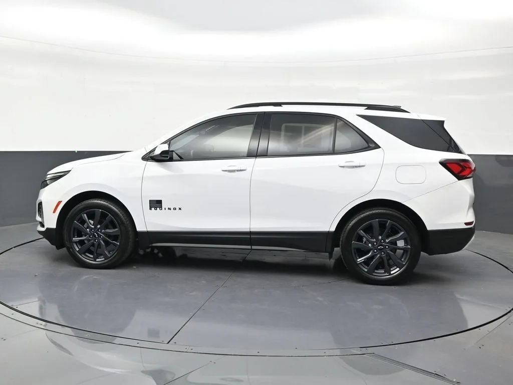 2024 Chevrolet Equinox RS photo 2