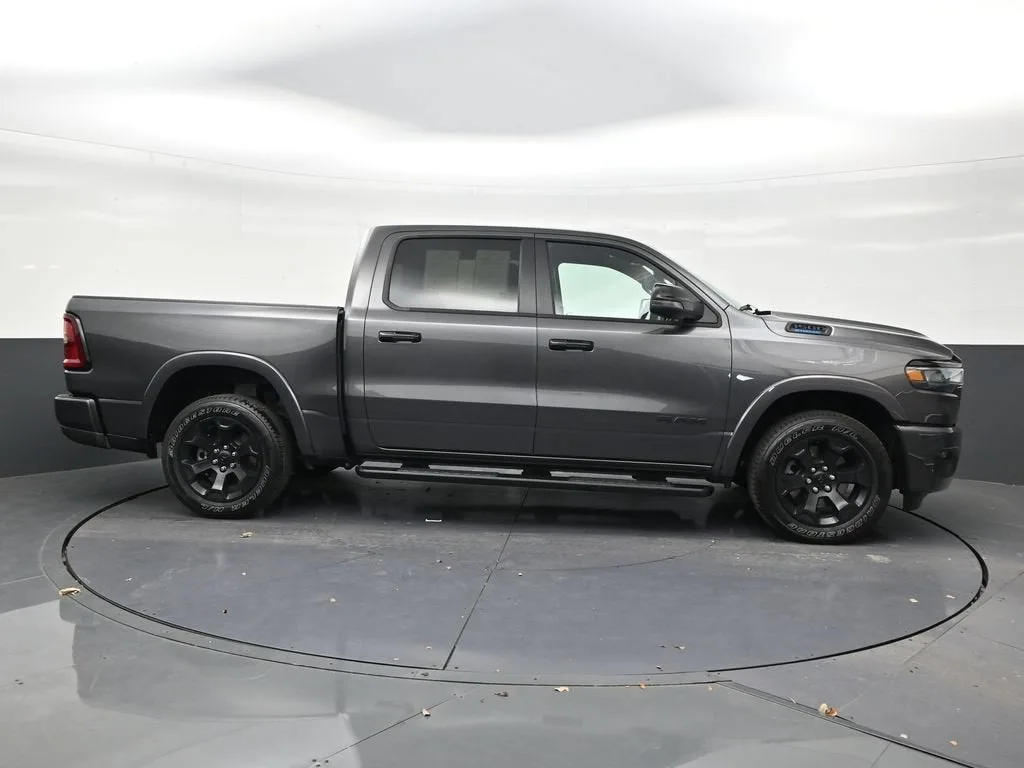 2025 RAM 1500 Big Horn Crew Cab 4x2 5'7" Box photo 6