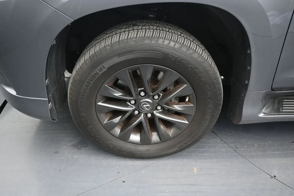 2023 Lexus GX GX 460 Premium photo 9