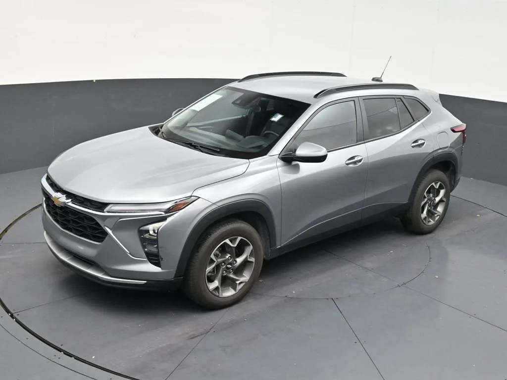 2024 Chevrolet Trax LT photo 12