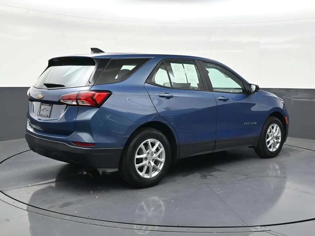 2024 Chevrolet Equinox LS photo 5
