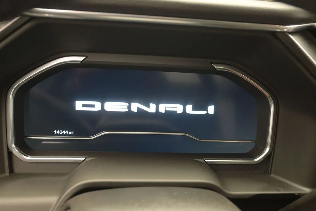 2025 GMC Sierra 2500HD Denali Ultimate photo 11