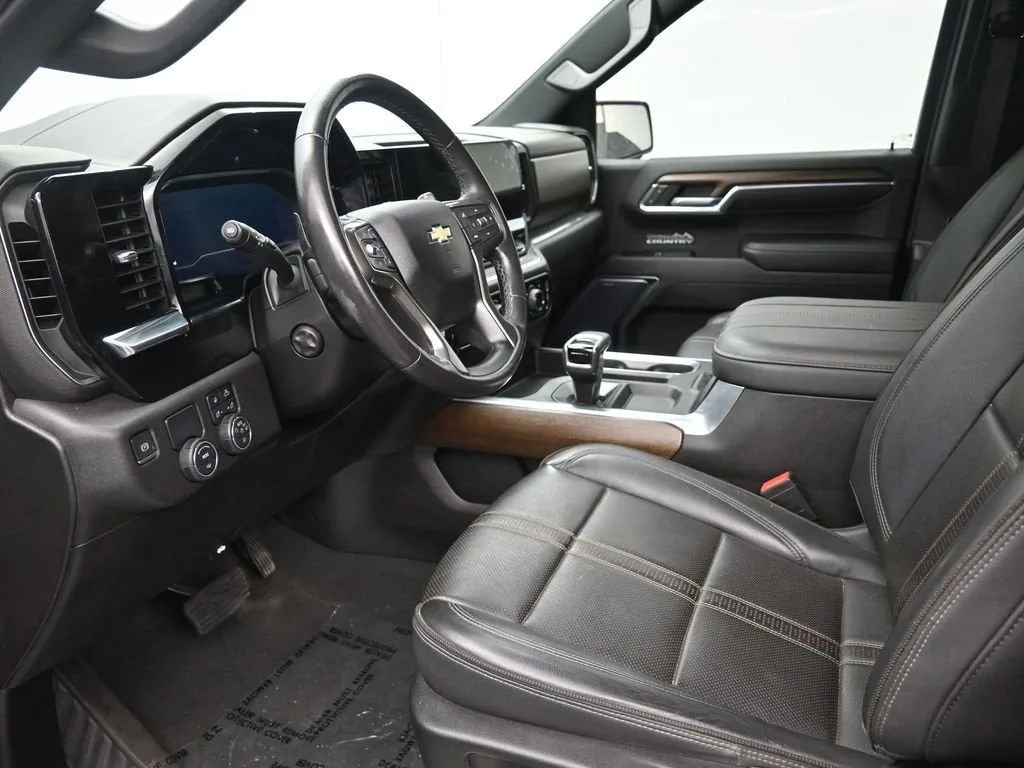 2023 Chevrolet Silverado 1500 High Country photo 11