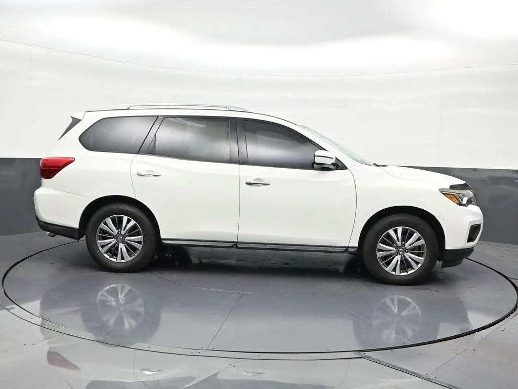 2020 Nissan Pathfinder SV 2WD photo 6