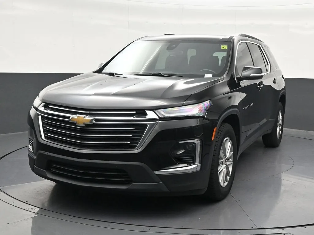 2023 Chevrolet Traverse LT Cloth photo 9