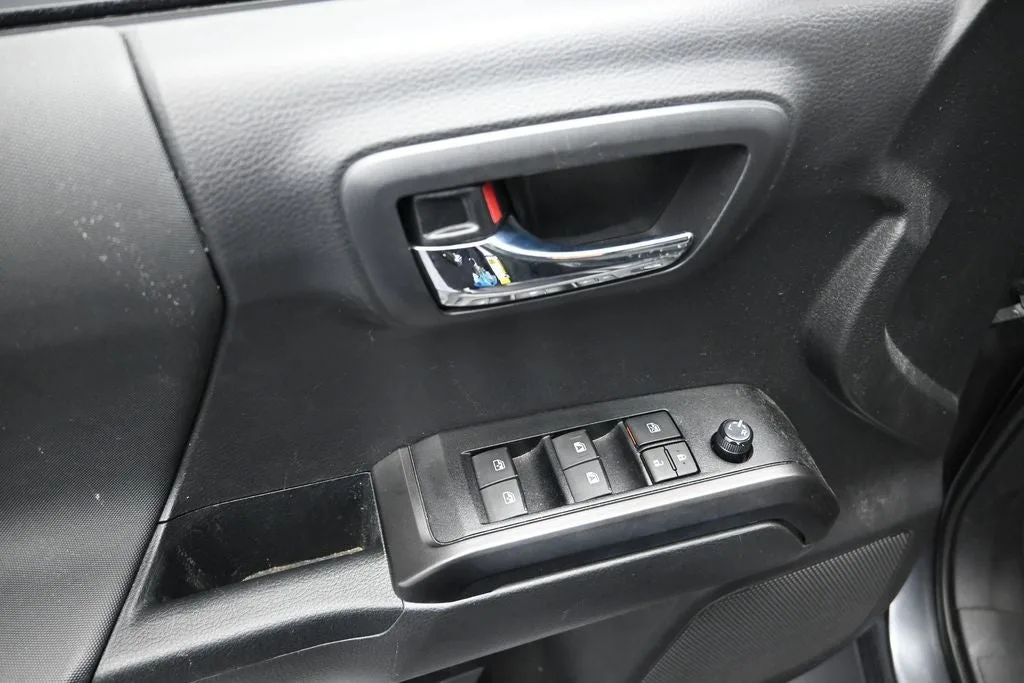 2022 Toyota Tacoma TRD Sport V6 photo 11