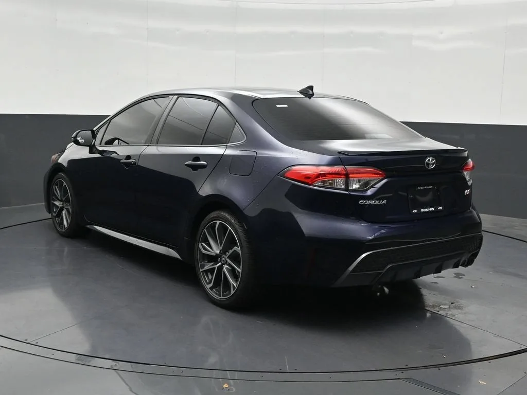 2020 Toyota Corolla SE photo 3