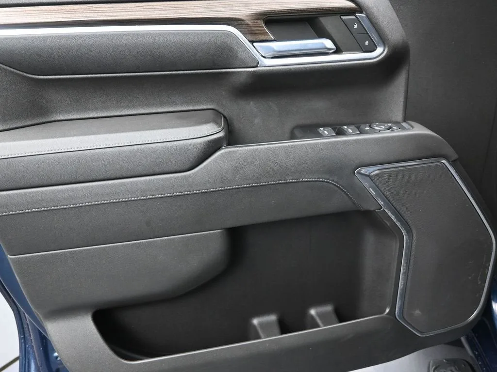 2022 Chevrolet Silverado 1500 RST photo 12