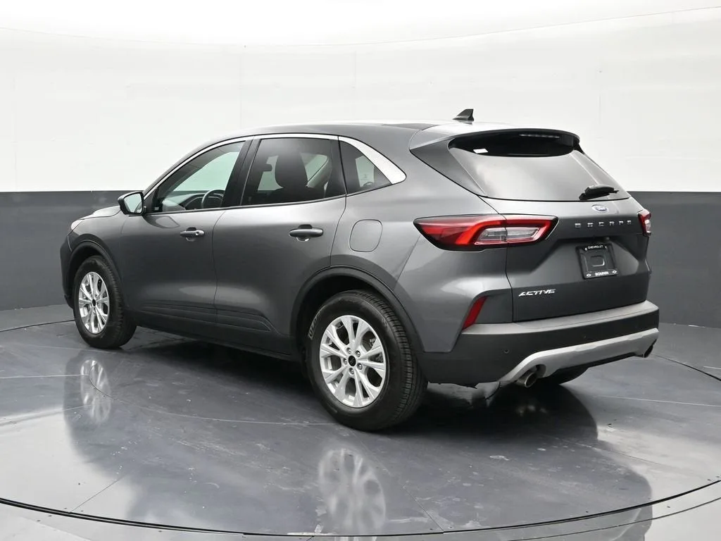 2023 Ford Escape Active photo 3