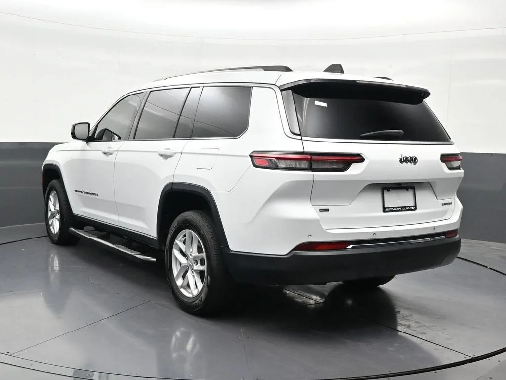 2022 Jeep Grand Cherokee L Laredo 4x2 photo 3