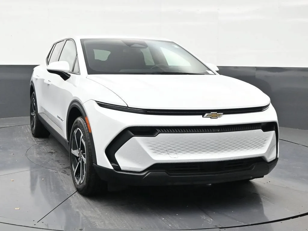2025 Chevrolet Equinox EV LT photo 7