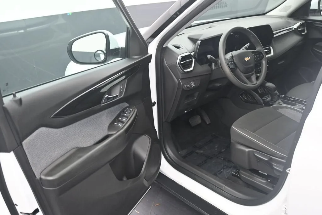 2025 Chevrolet Trailblazer LT photo 10