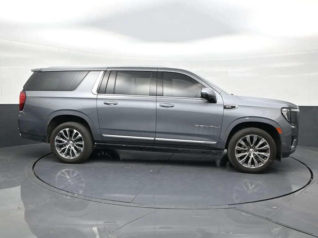 2021 GMC Yukon XL Denali photo 6