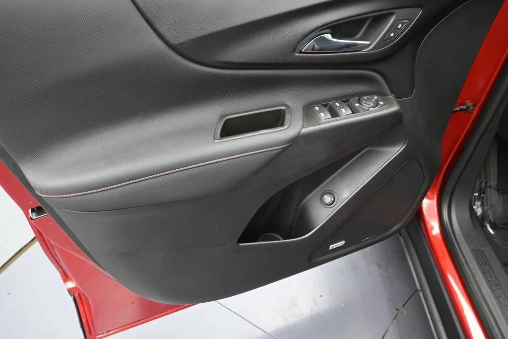2023 Chevrolet Equinox RS photo 12
