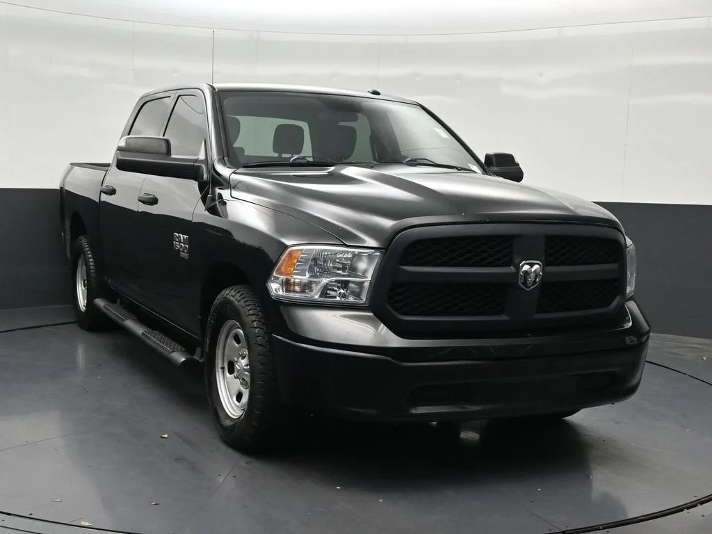 2021 RAM 1500 Classic Tradesman Crew Cab 4x2 5'7" Box photo 8