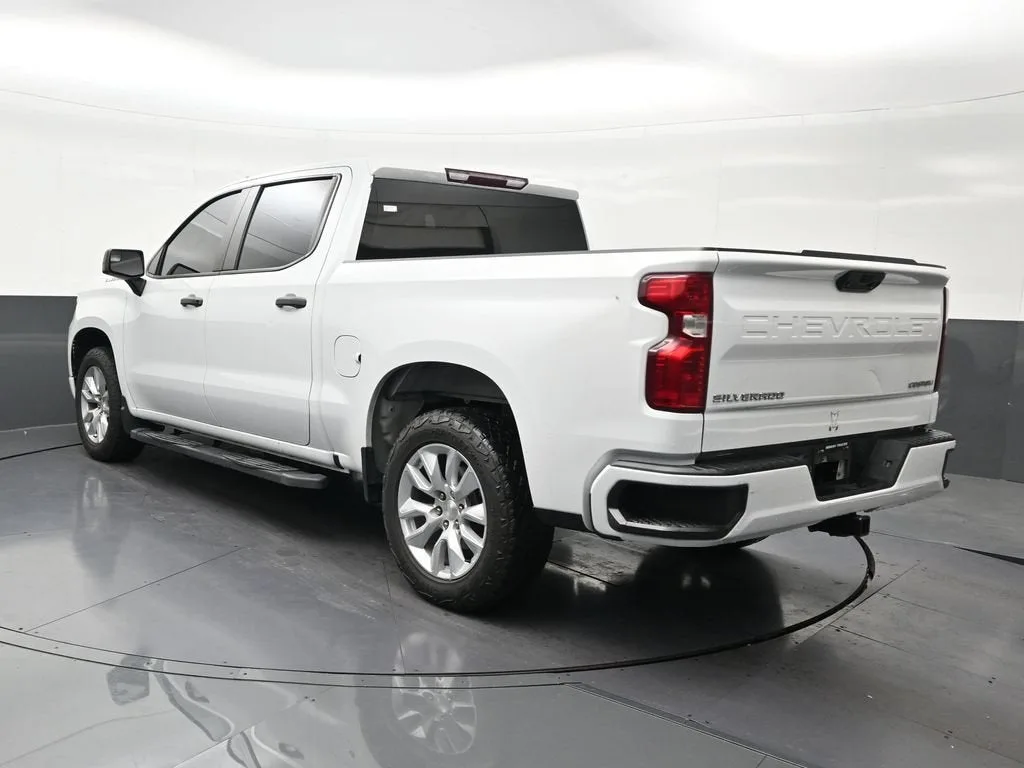 2022 Chevrolet Silverado 1500 Custom photo 3
