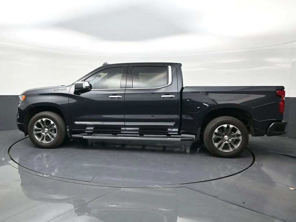 2023 Chevrolet Silverado 1500 High Country photo 2