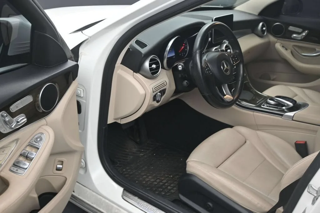 2016 Mercedes-Benz C-Class C 300 photo 10