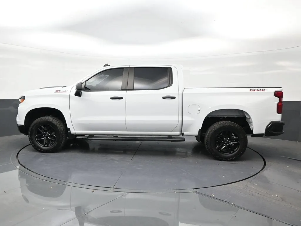 2024 Chevrolet Silverado 1500 Custom Trail Boss photo 2