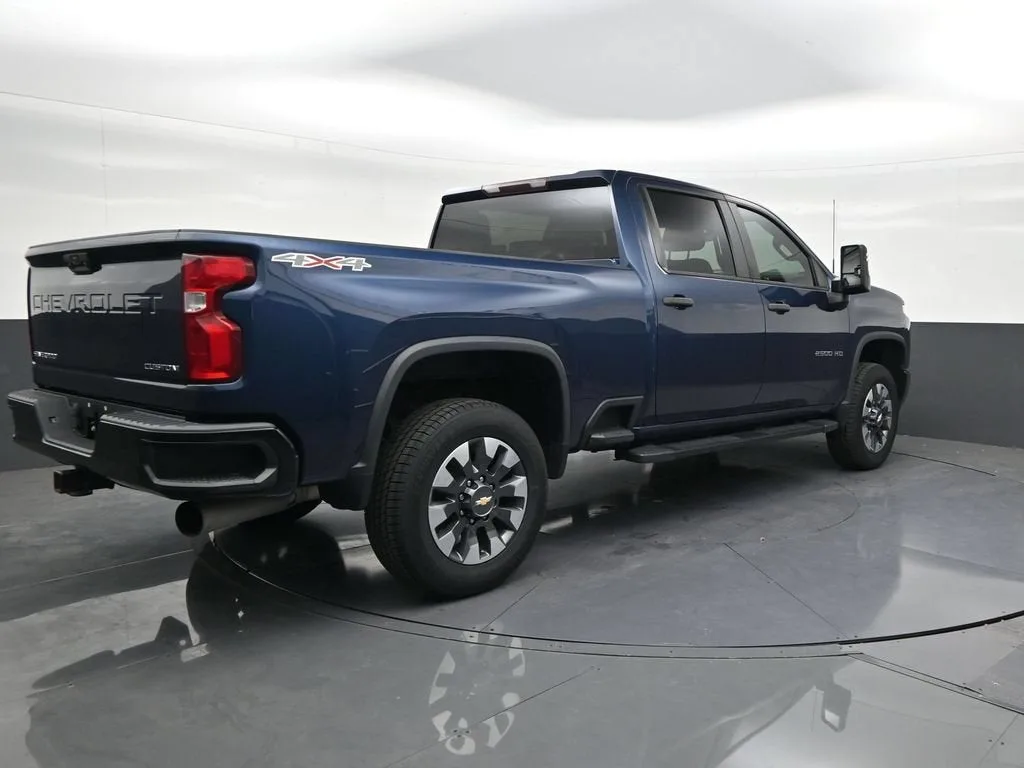 2021 Chevrolet Silverado 2500 HD Custom photo 5