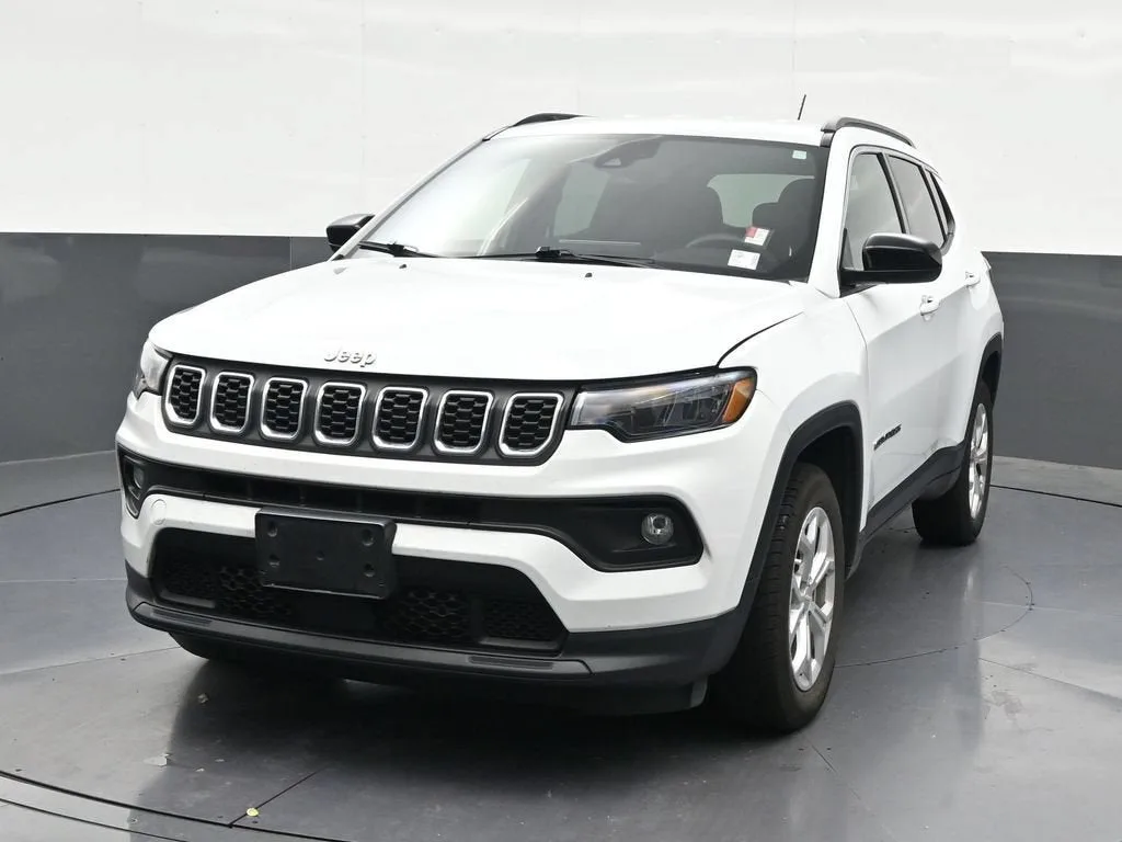2024 Jeep Compass Latitude 4x4 photo 9